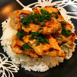 厚切り！にんにく豚肉丼♪